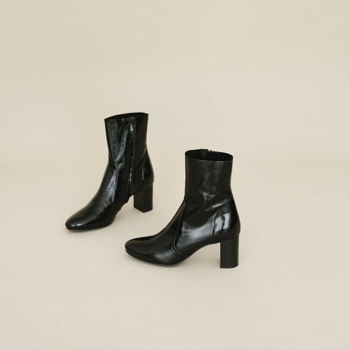 Bottines à talons en cuir vieilli noir | DIDLANEO | Jonak