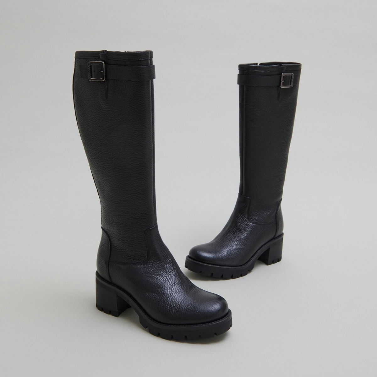 Bottes &agrave; semelles crant&eacute;es et boucles en cuir grain&eacute; noir | MIDAS | Jonak