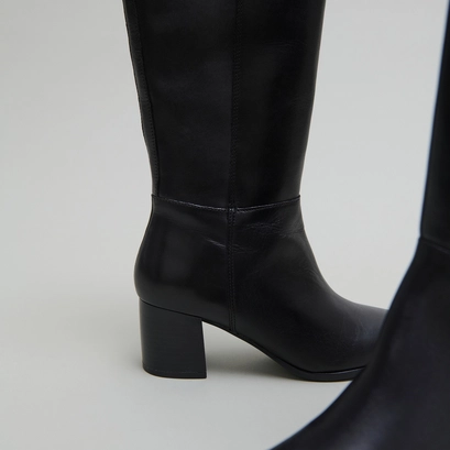 Bottes hautes &agrave; talons en cuir noir | ARMINA | Jonak