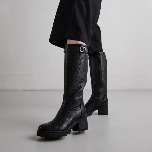 Bottes &agrave; semelles crant&eacute;es et boucles en cuir grain&eacute; noir | MIDAS | Jonak