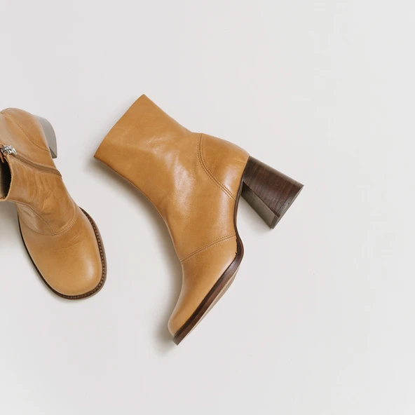 Bottines à talons en cuir vieilli ocre | BORTOLO | Jonak