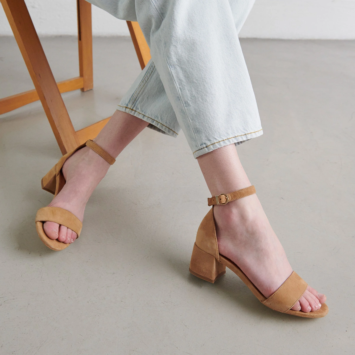 Sandales à talons carrés en velours camel | VERDI | Jonak