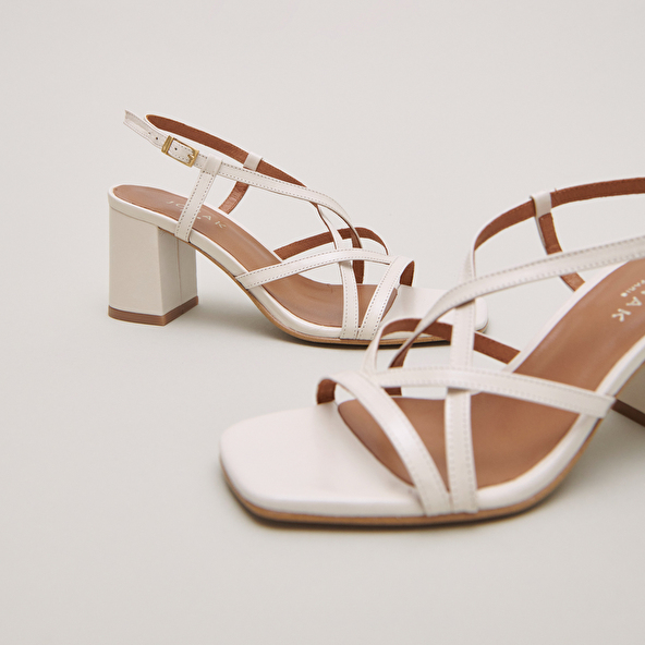 Sandales à talons et brides en cuir vieilli écru | VERLAINE | Jonak