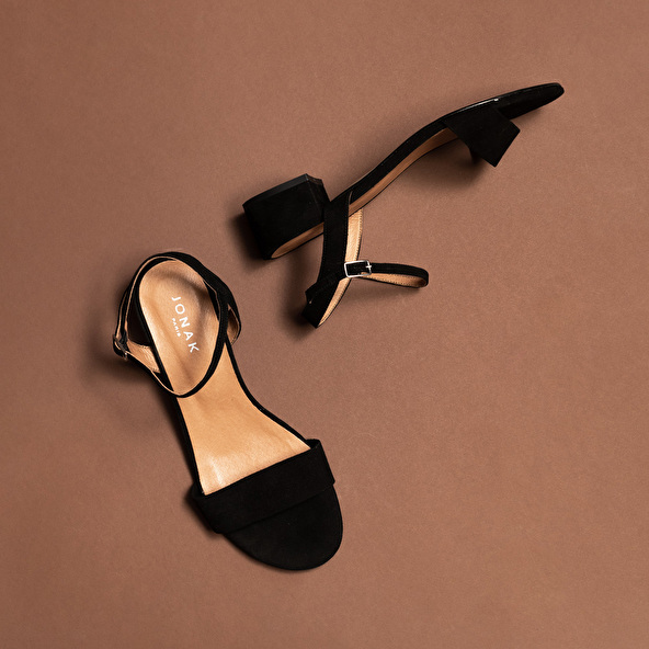 Sandales à talons carrés en velours noir | VIA | Jonak