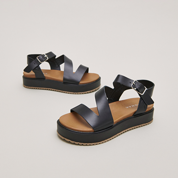 Sandales à plateformes et lanières en cuir noir | ISAURE | Jonak