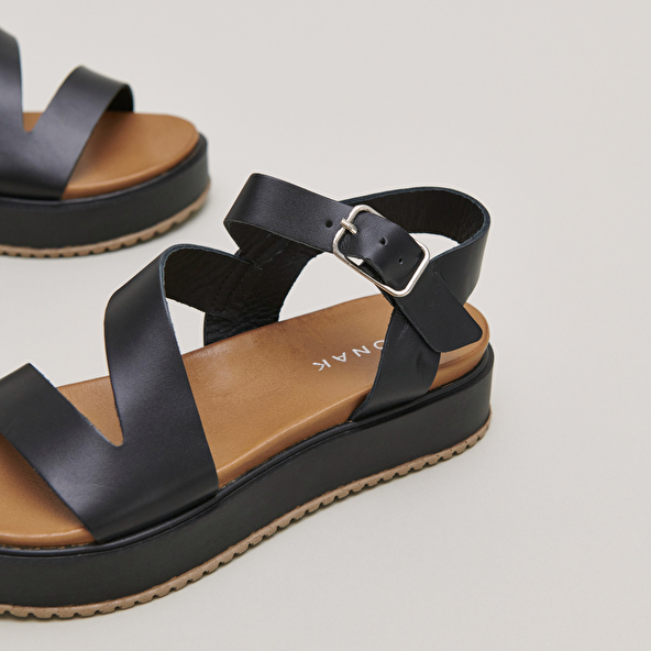 Sandales à plateformes et lanières en cuir noir | ISAURE | Jonak