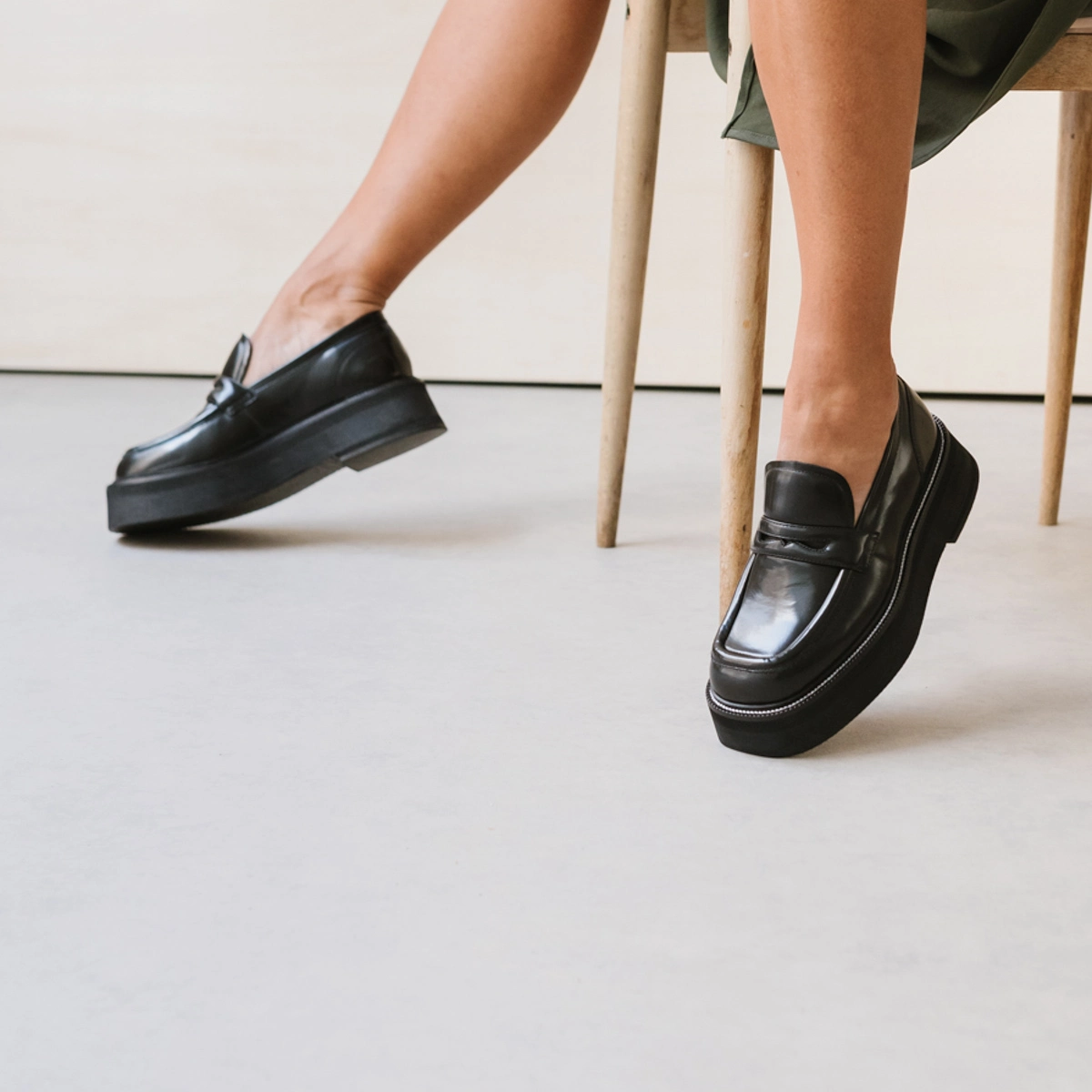 Mocassins à plateformes en cuir glacé noir | DAFFY | Jonak