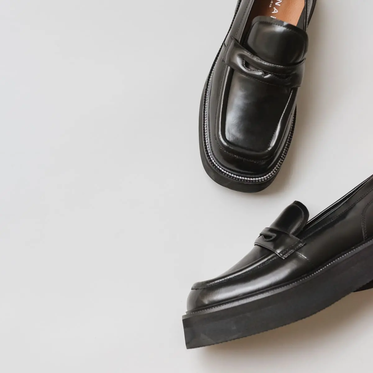 Mocassins à plateformes en cuir glacé noir | DAFFY | Jonak