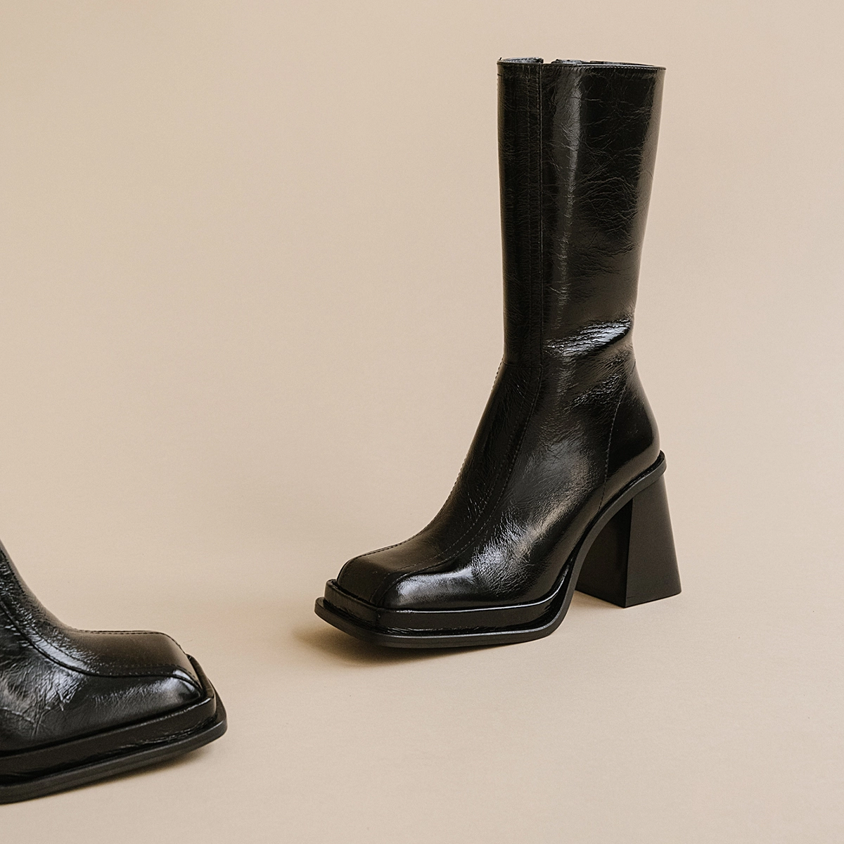 Bottes à talons, plateformes et bouts ca... en cuir brillant noir | BAGNA | Jonak