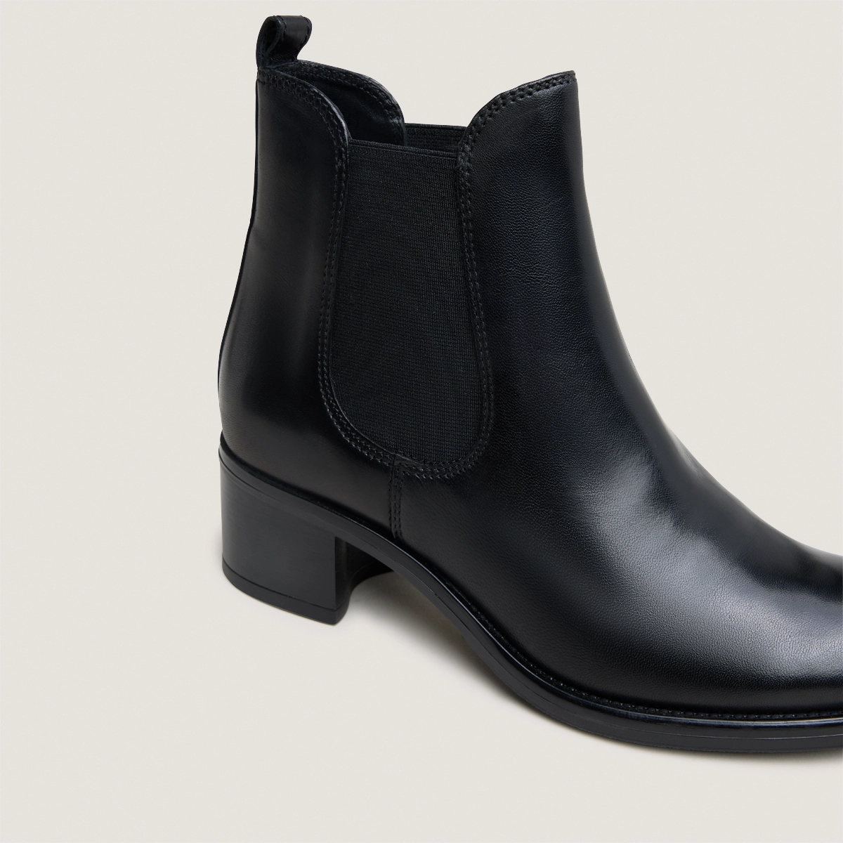 Bottines à talons en cuir noir | CALCUTTO | Jonak