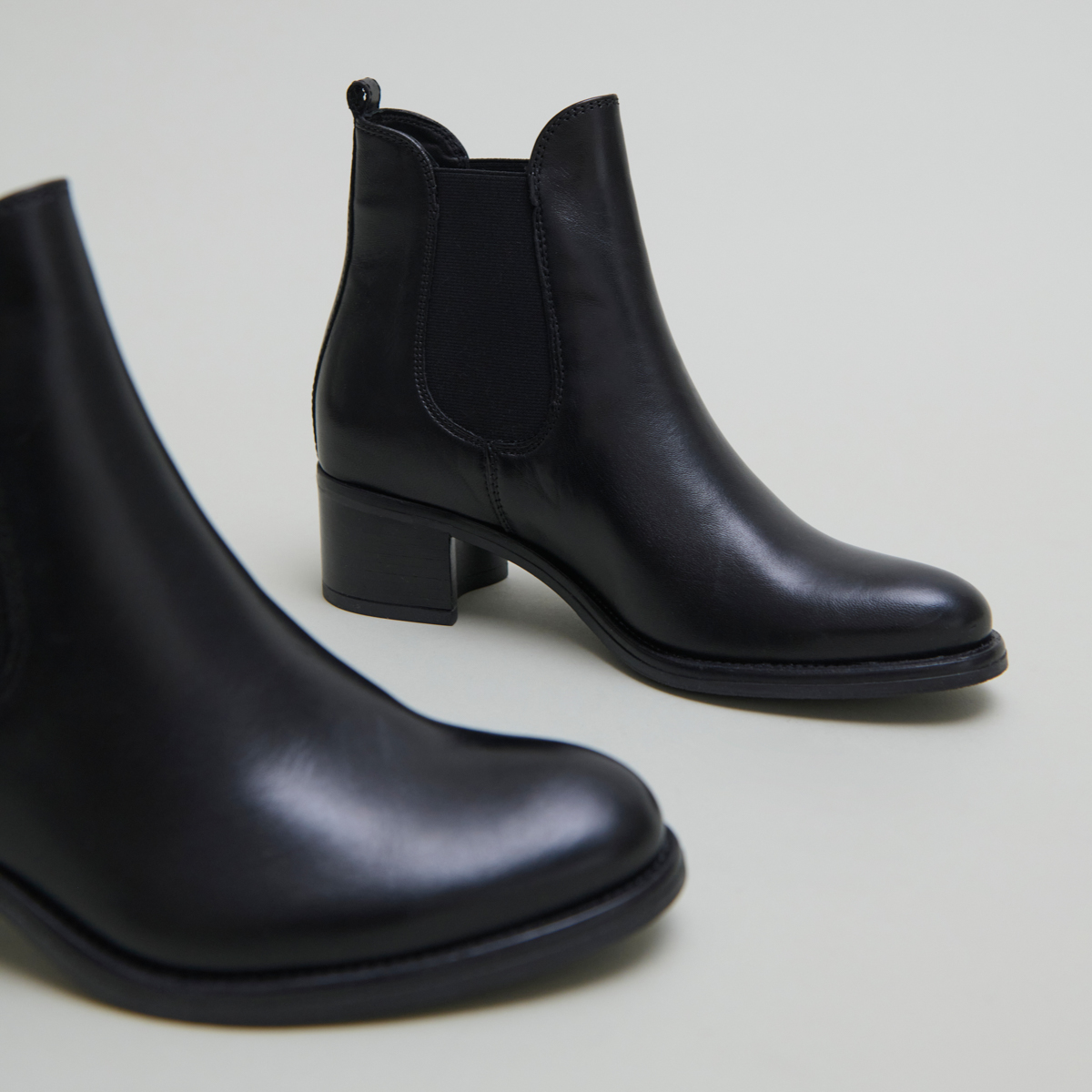 Bottines à talons en cuir noir | CALCUTTO | Jonak