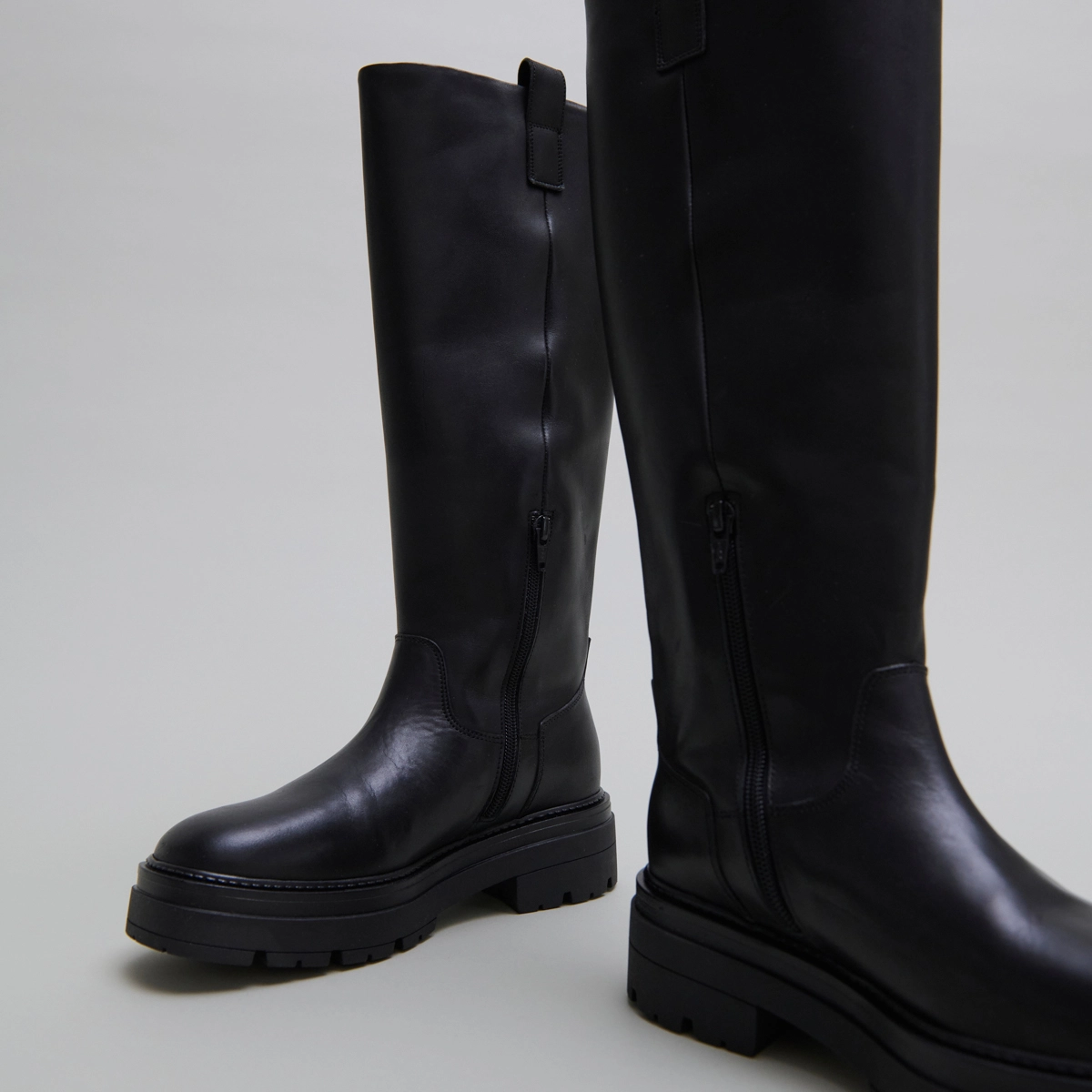 Bottes à semelles crantées et bouts carr... en cuir noir | PICUSSIA | Jonak