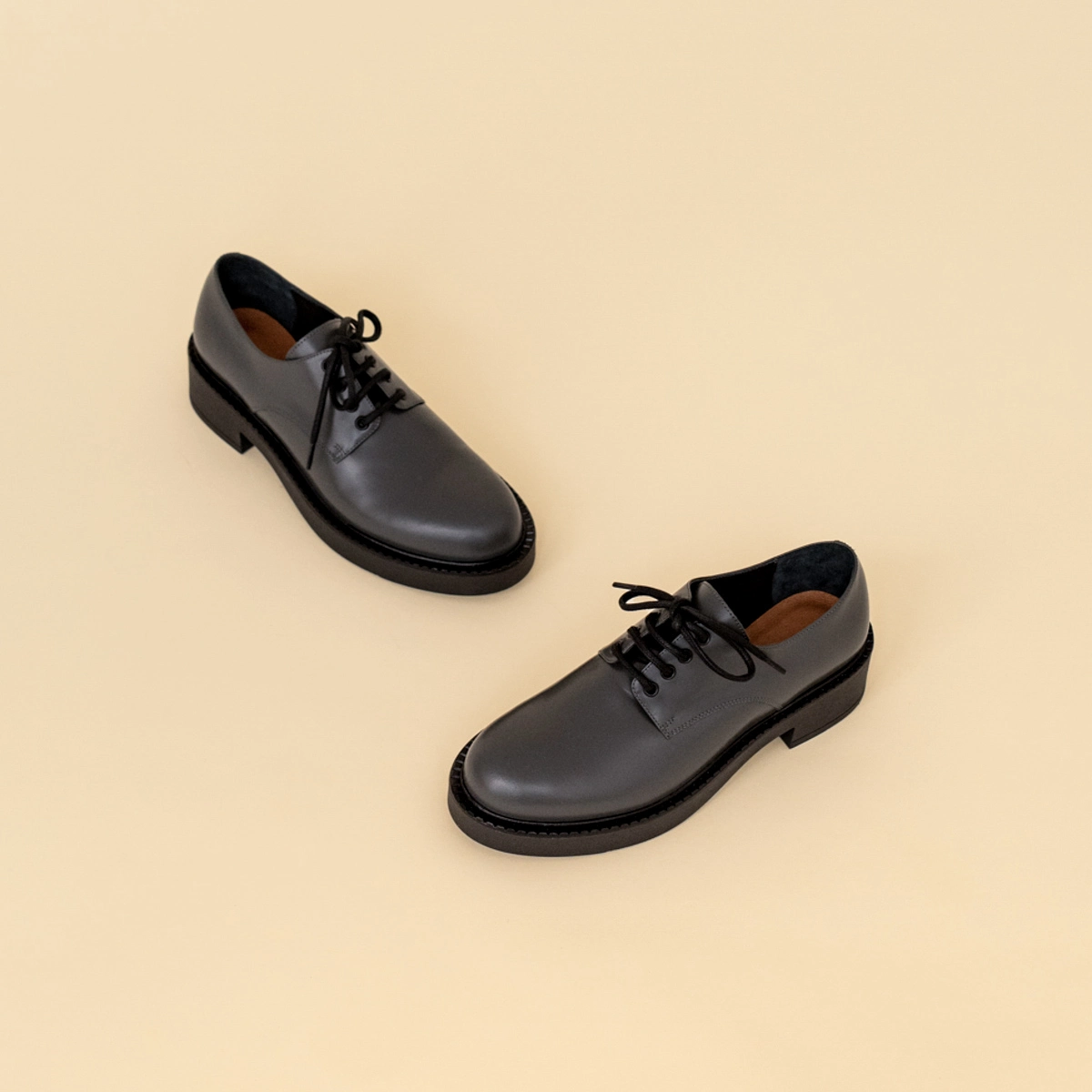Derbies à lacets et semelles épaisses en cuir glacé anthracite | DIDON | Jonak