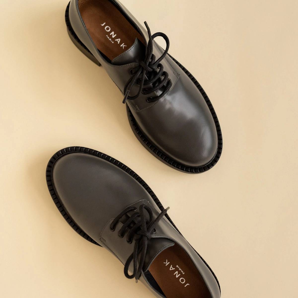 Derbies à lacets et semelles épaisses en cuir glacé anthracite | DIDON | Jonak