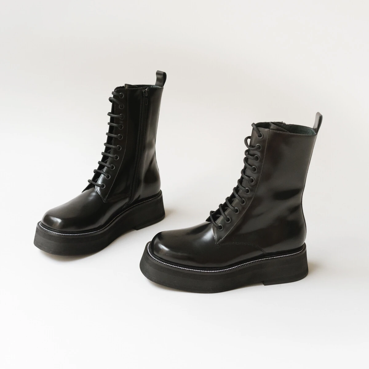 Boots à lacets et semelles épaisses en cuir glacé noir | DAFFIA | Jonak