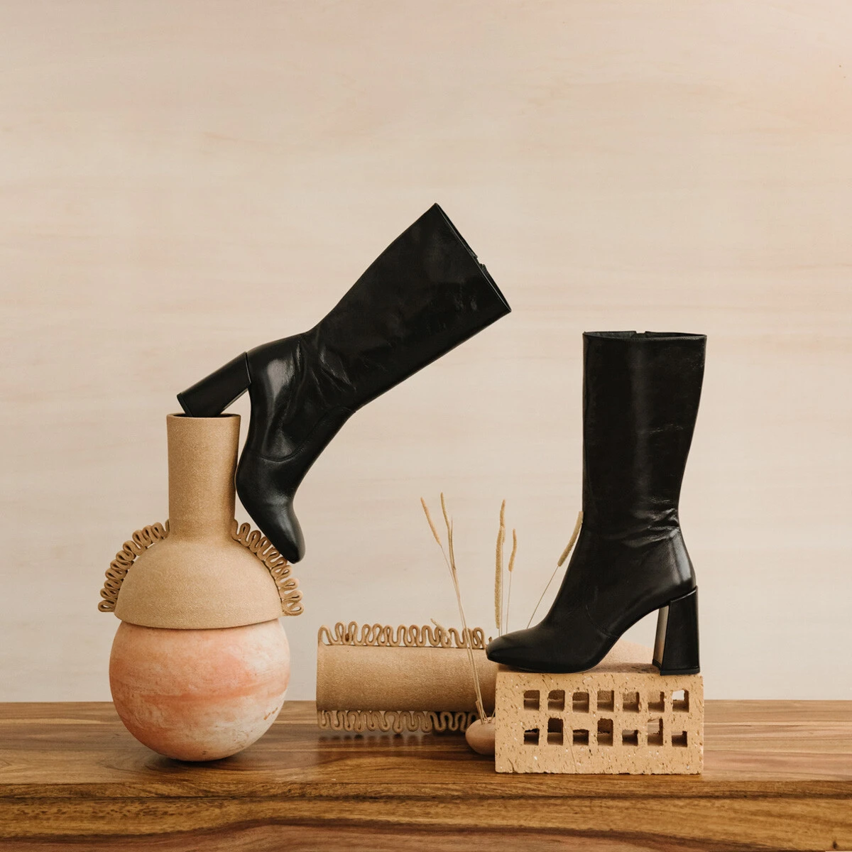 Bottes à talons et bouts carrés en cuir vieilli noir | VACCA | Jonak
