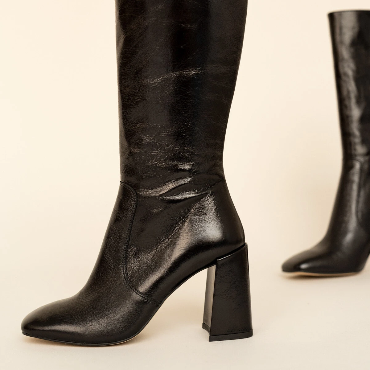 Bottes à talons et bouts carrés en cuir vieilli noir | VACCA | Jonak