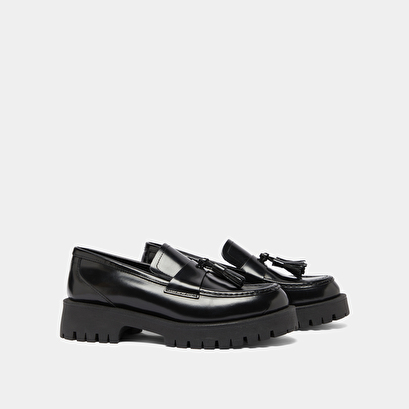 Mocassins à semelles crantées et glands.... en cuir glacé noir | RUSE | Jonak