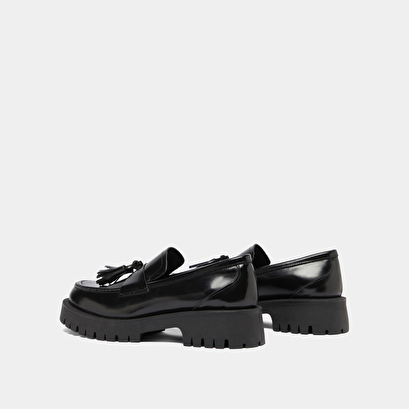 Mocassins à semelles crantées et glands.... en cuir glacé noir | RUSE | Jonak