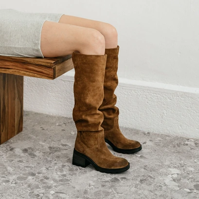 Bottes &agrave; talons et semelles crant&eacute;es en croute cognac | ROMA | Jonak
