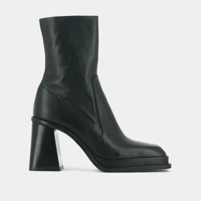 Bottines &agrave; plateformes et bouts carr&eacute;s en cuir noir | BANANA | Jonak
