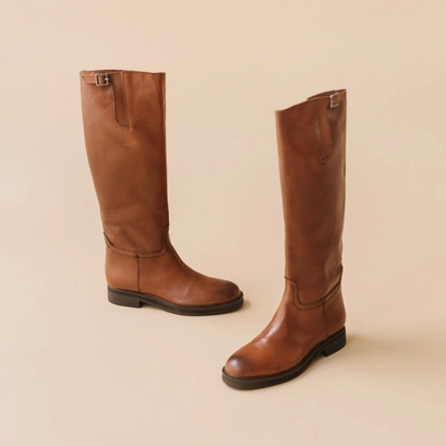 Bottes à boucles argentées cognac