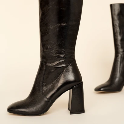 Bottes &agrave; talons et bouts carr&eacute;s en cuir vieilli noir | VACCA | Jonak