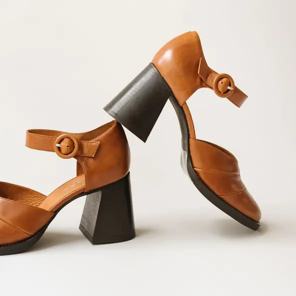 Babies à talons et brides en cuir cognac clair | DESTINEE | Jonak