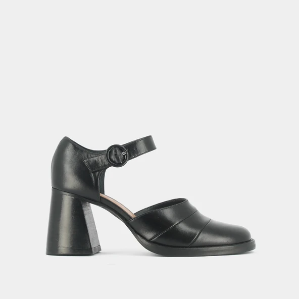 Sandales &agrave; talons et brides en cuir noir | DESTINEE | Jonak