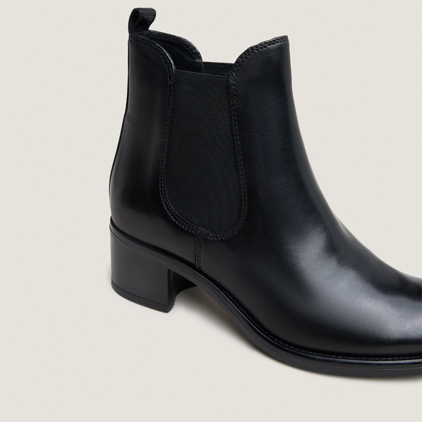 Bottines à talons en cuir noir | CALCUTTO | Jonak
