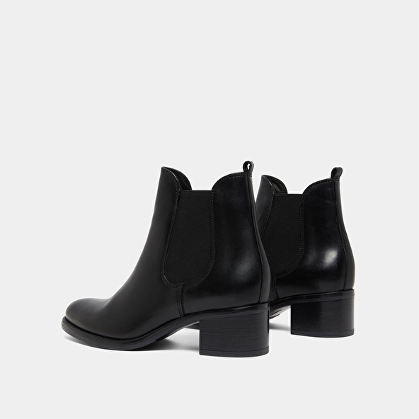 Bottines à talons en cuir noir | CALCUTTO | Jonak