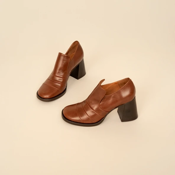 Mocassins à talons en cuir cognac | DESTIN | Jonak