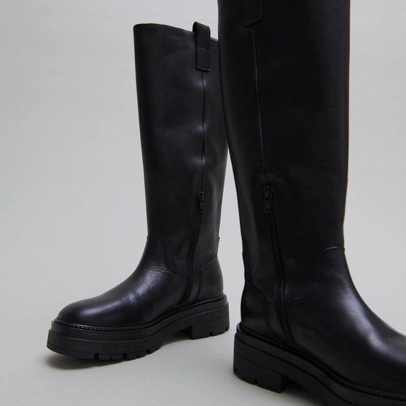 Bottes à semelles crantées et bouts carr... en cuir noir | PICUSSIA | Jonak
