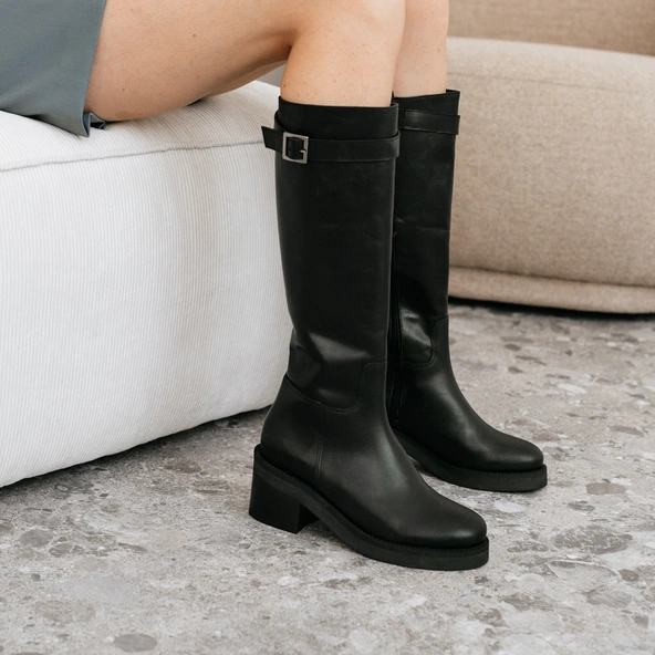 Bottes à talons et détails argentés en cuir gras noir | ACIA | Jonak