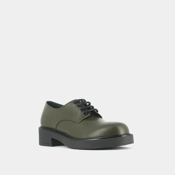 Derbies à lacets et semelles épaisses en cuir glacé kaki | DIDON | Jonak