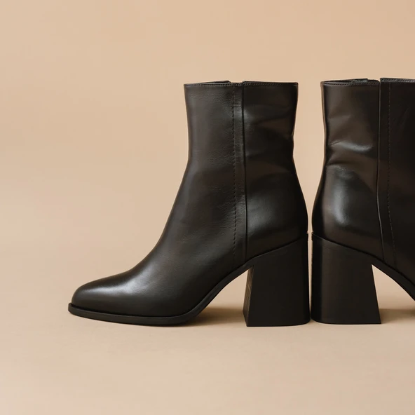 Bottines à talons en cuir noir | DOLOR | Jonak