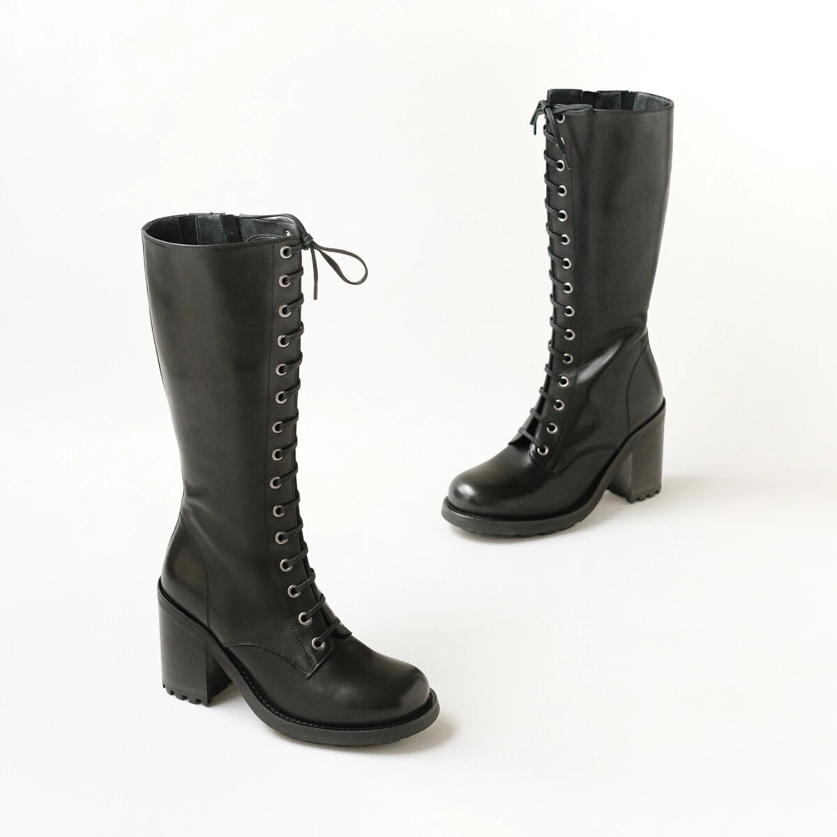 Bottes à talons et laçages en cuir noir | DELLY | Jonak