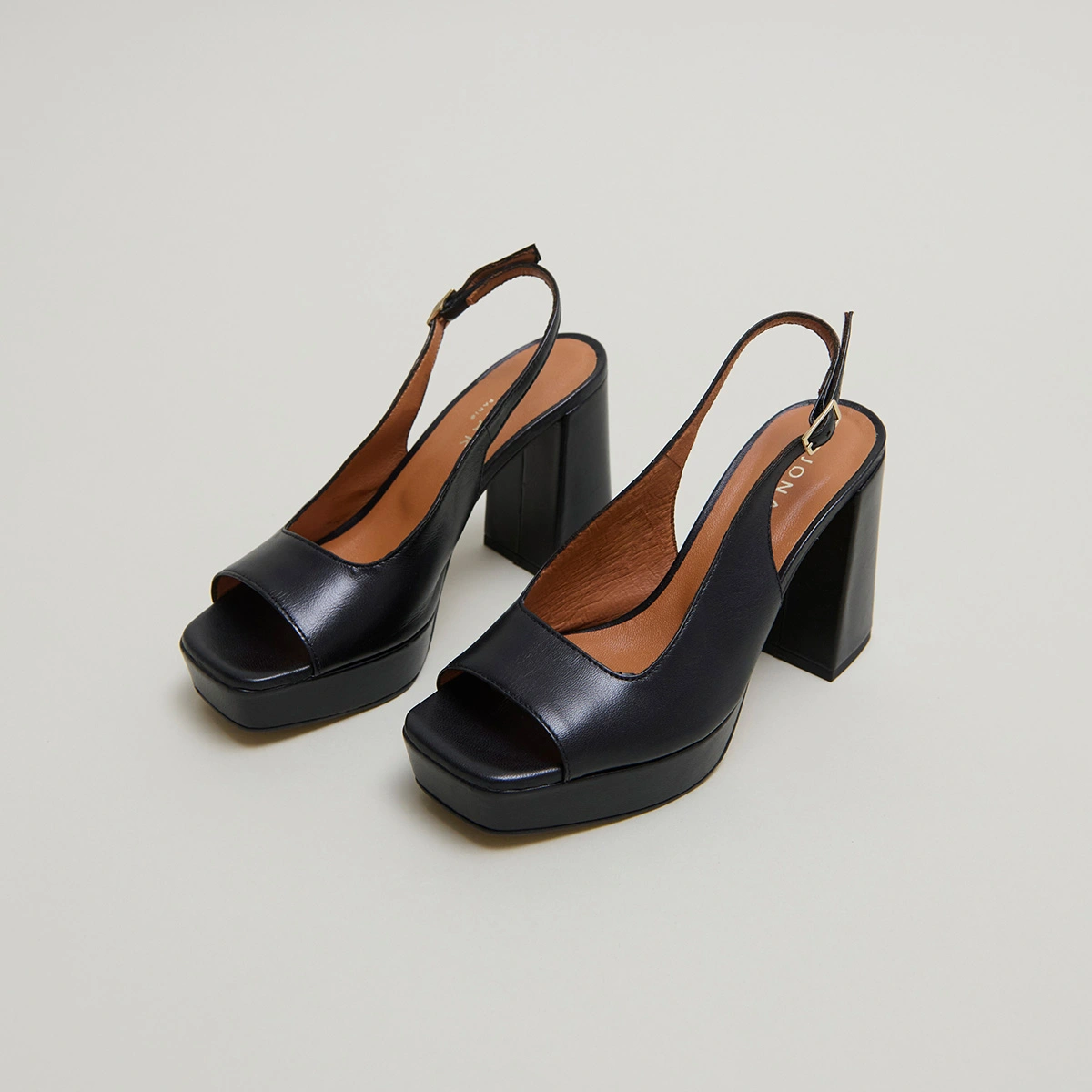 Escarpins à bouts ouverts carrés et talo... en cuir noir | VLAD | Jonak