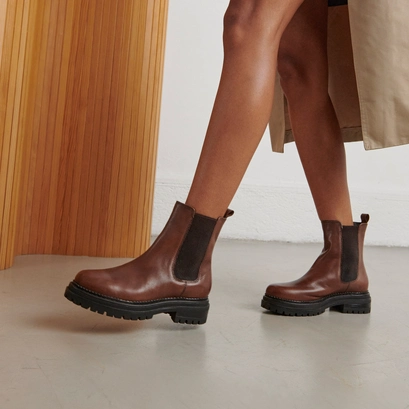 Bottines &agrave; semelles crant&eacute;es et &eacute;lastiques en cuir patin&eacute; cognac | ADALARD | Jonak