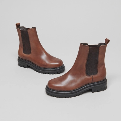 Bottines &agrave; semelles crant&eacute;es et &eacute;lastiques en cuir patin&eacute; cognac | ADALARD | Jonak