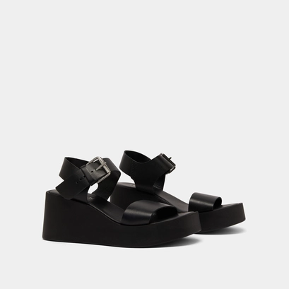 Sandales &agrave; semelles compens&eacute;es en cuir noir | ELSA