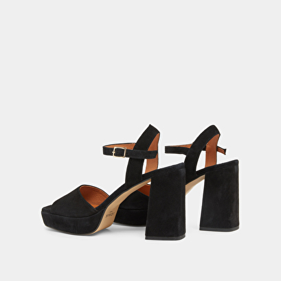 Sandales à talons hauts et bouts ouverts... en velours noir | VLADA | Jonak