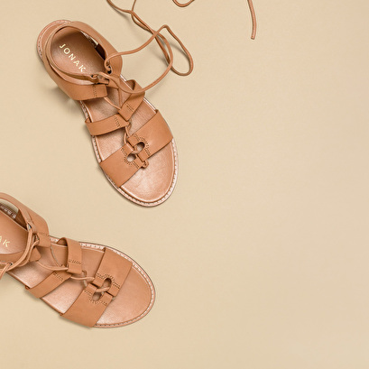 Sandales à empiècements et lacets en cuir camel | WATTS | Jonak