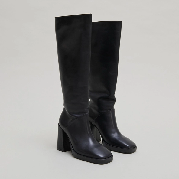 Bottes à talons hauts et bouts carrés en cuir noir | DETHLEE | Jonak