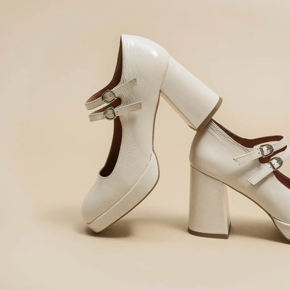 Babies à doubles brides et plateformes en cuir brillant écru | VERITE | Jonak