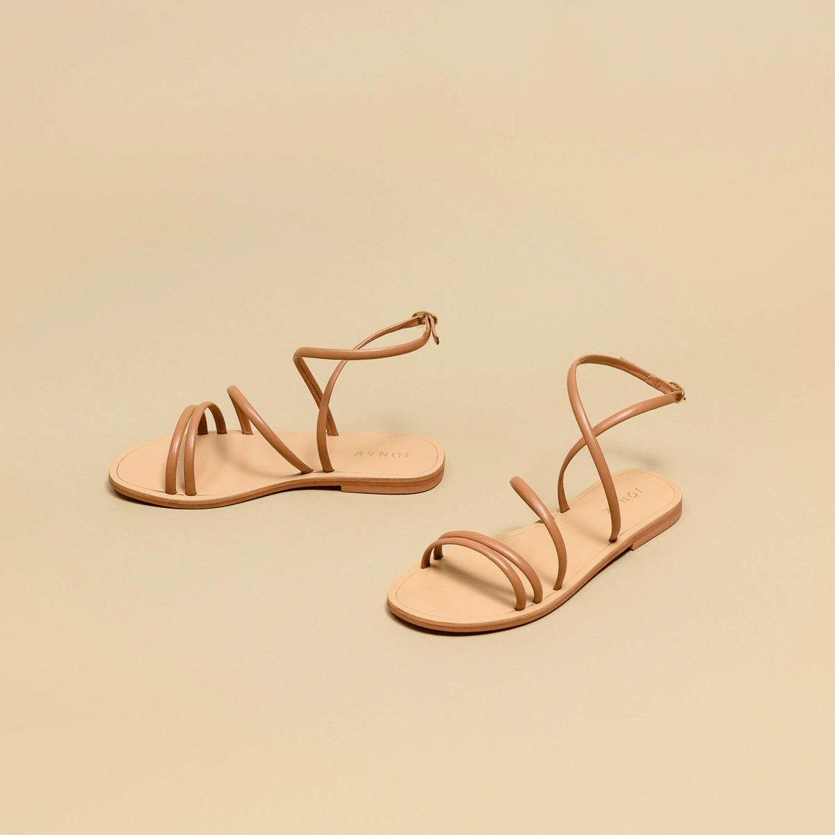 Sandales plates à brides et lanières en cuir camel | APOLLINE | Jonak