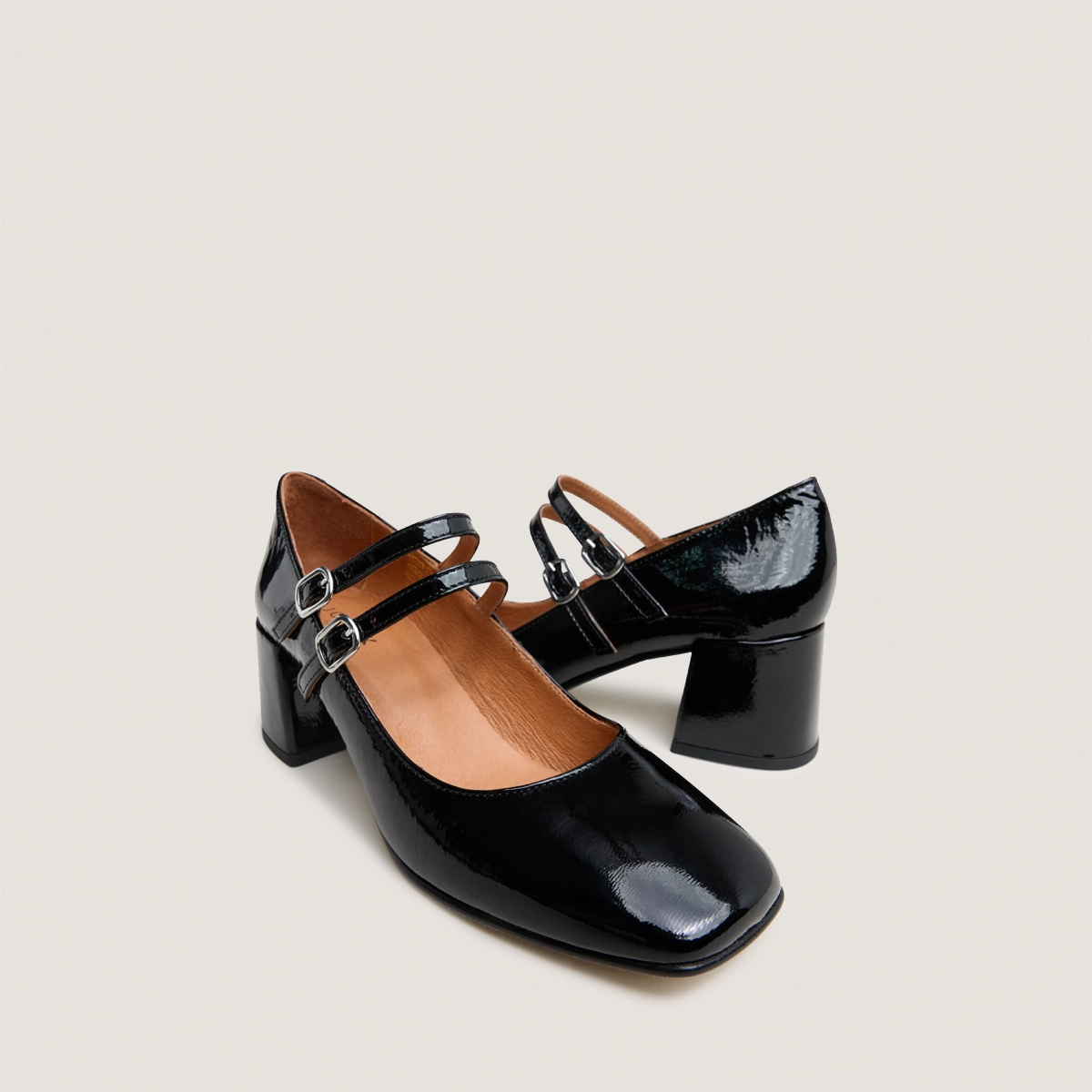 Babies &agrave; talons moyens et brides &agrave; boucles en vernis pliss&eacute; noir | ALIENAR | Jonak