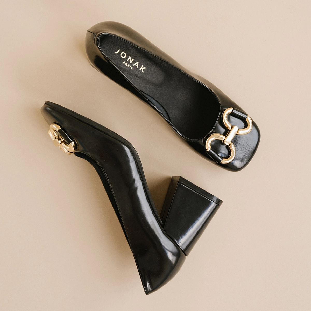Escarpins à boucles dorées en cuir glacé noir | DOSTONY | Jonak