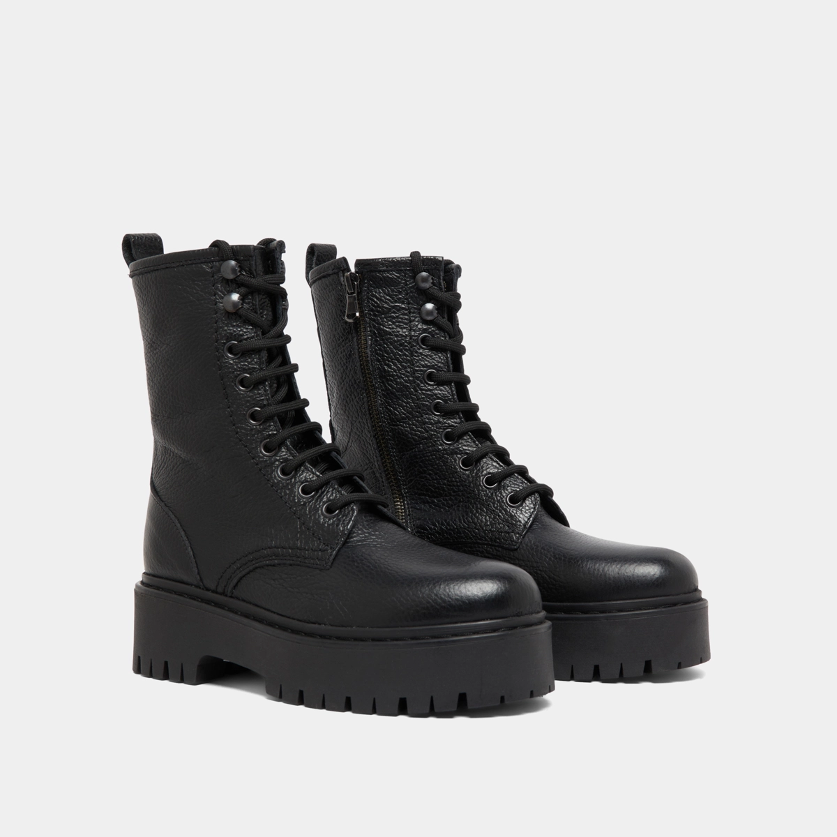 Boots à plateformes et lacets en cuir grainé noir | ROBBO | Jonak