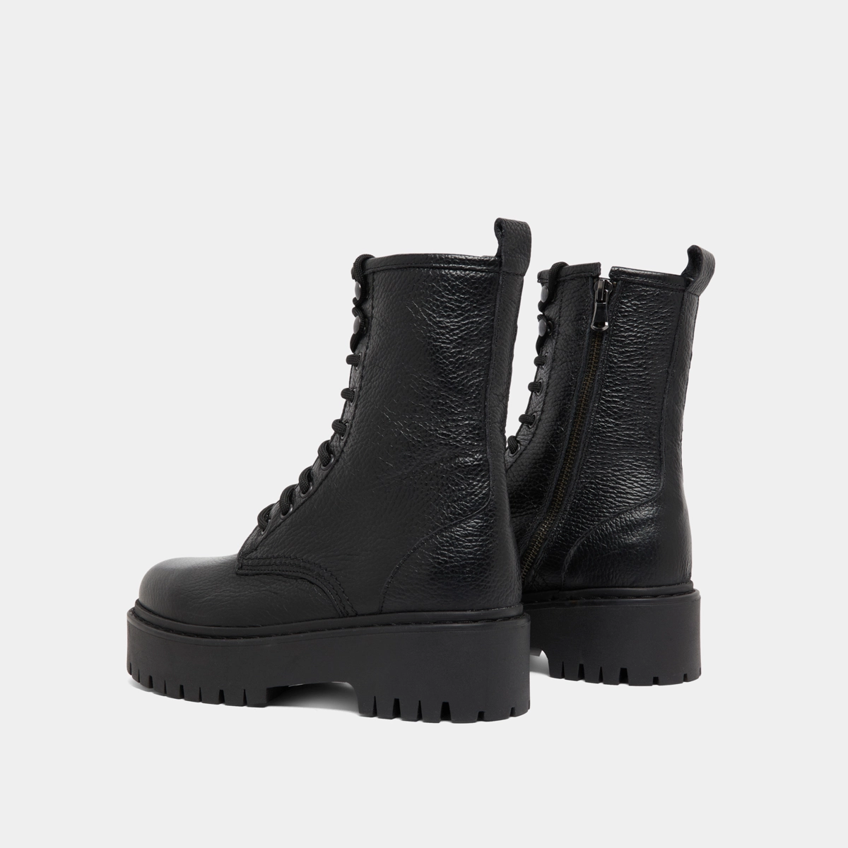 Boots à plateformes et lacets en cuir grainé noir | ROBBO | Jonak